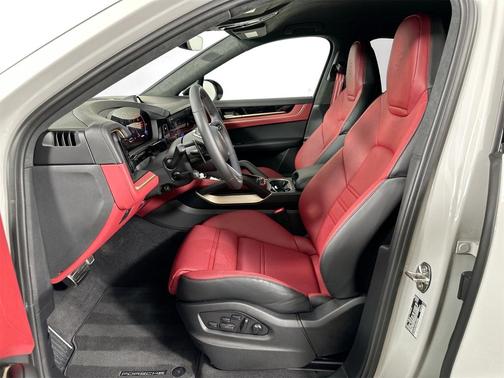 2025 Porsche Cayenne Turbo GT