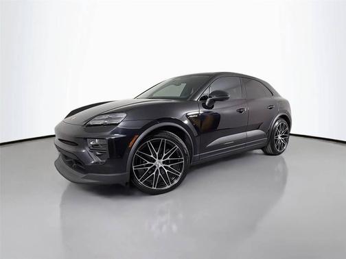 Jet Black Metallic 2026 Porsche Macan