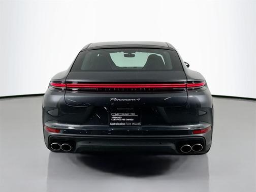 2025 Porsche Panamera 4