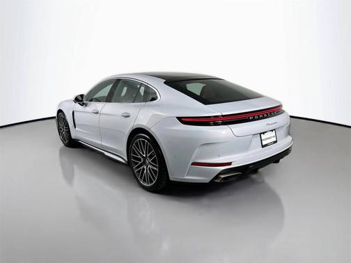 2026 Porsche Panamera 