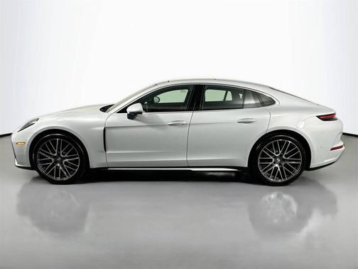 2026 Porsche Panamera 