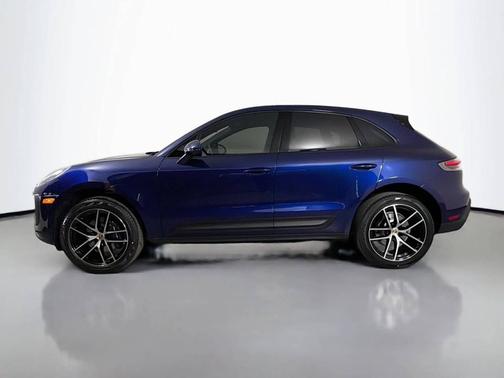 Gentian Blue Metallic 2026 Porsche Macan