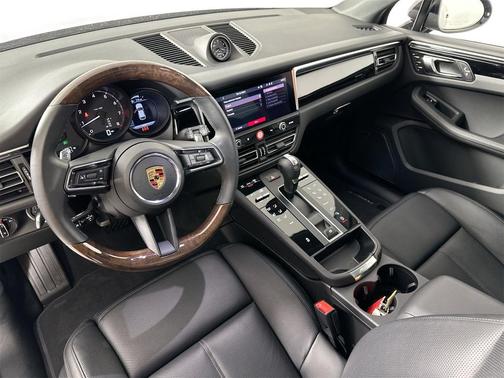 2024 Porsche Macan Base (PDK)