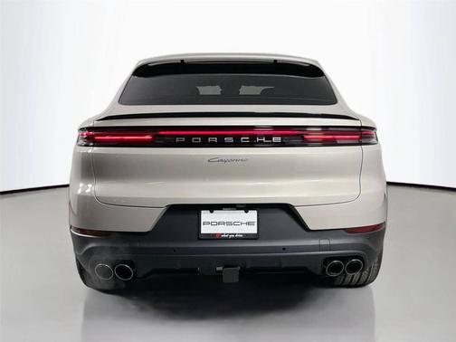 Cashmere Beige Metallic 2026 Porsche Cayenne AWD