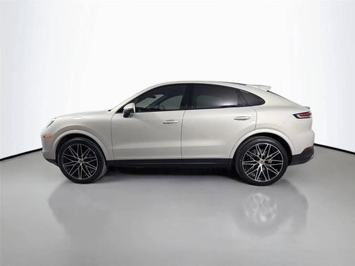 Cashmere Beige Metallic 2026 Porsche Cayenne