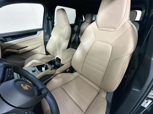 2025 Porsche Cayenne S