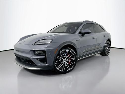 2025 Porsche Macan Turbo