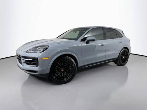 Arctic Grey 2026 Porsche Cayenne