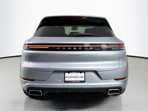 Dolomite Silver Metallic 2026 Porsche Cayenne AWD
