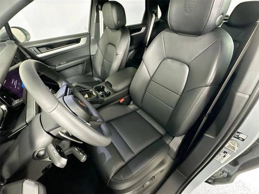 Dolomite Silver Metallic 2026 Porsche Cayenne AWD