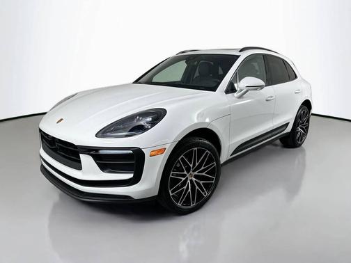2026 Porsche Macan 