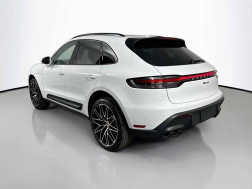 2026 Porsche Macan 
