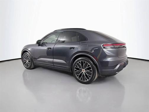 Volcano Grey Metallic 2026 Porsche Macan