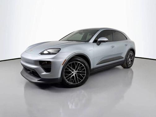Dolomite Silver Metallic 2026 Porsche Macan