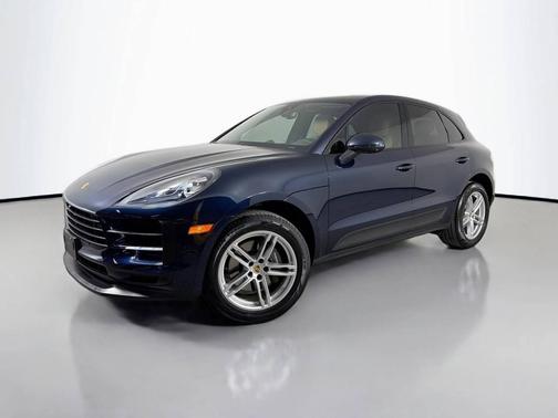 Night Blue Metallic 2021 Porsche Macan