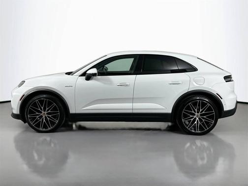 2024 Porsche Macan 