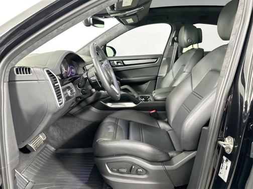 2023 Porsche Cayenne Turbo Coupe AWD