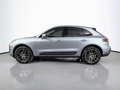 Dolomite Silver Metallic 2026 Porsche Macan