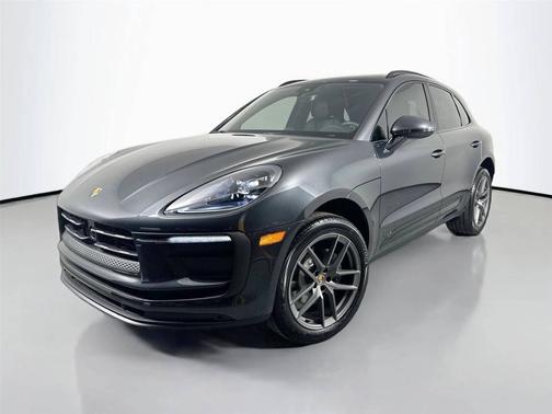 Volcano Grey Metallic 2026 Porsche Macan