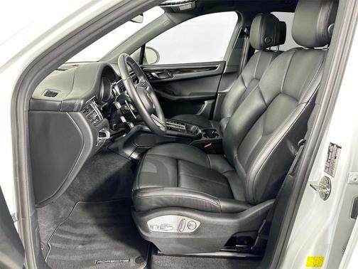 2022 Porsche Macan S