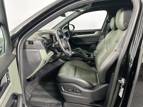 2024 Porsche Cayenne Base