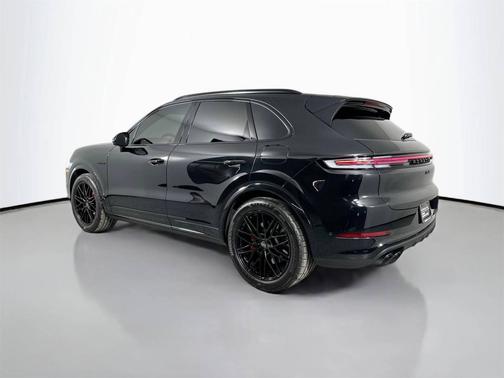 2025 Porsche Cayenne 