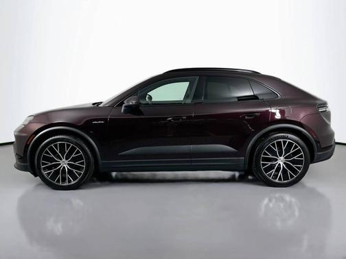 Copper Ruby Metallic 2025 Porsche Macan