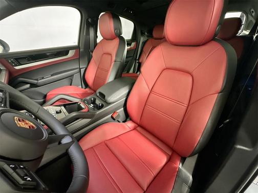 2026 Porsche Cayenne AWD