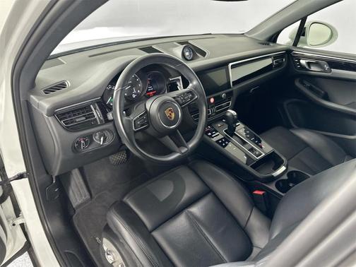 2023 Porsche Macan 