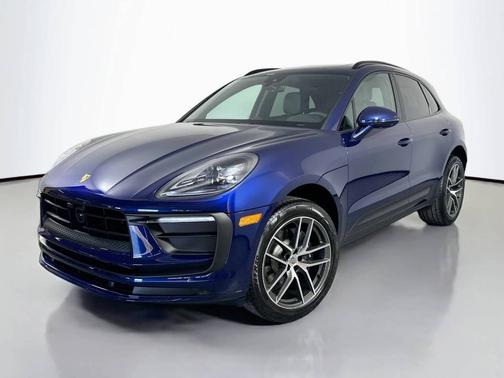Gentian Blue Metallic 2025 Porsche Macan
