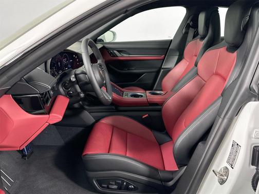 2025 Porsche Taycan 4