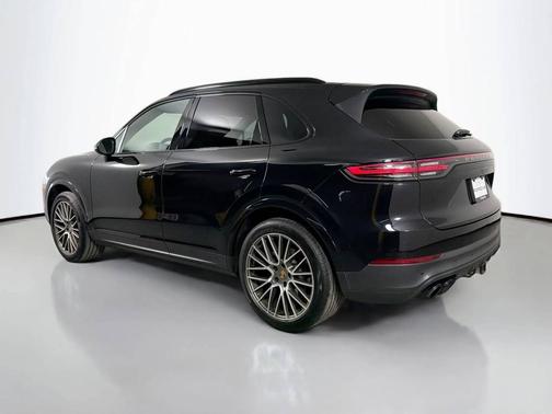 2023 Porsche Cayenne 