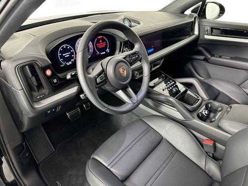 Black Metallic 2025 Porsche Cayenne S