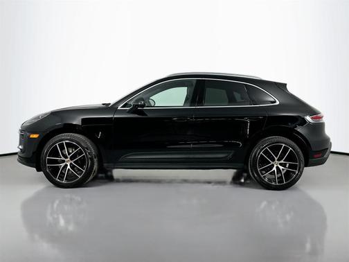 2024 Porsche Macan Base (PDK)