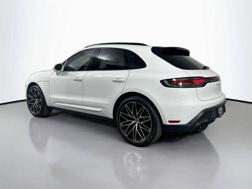 2024 Porsche Macan 