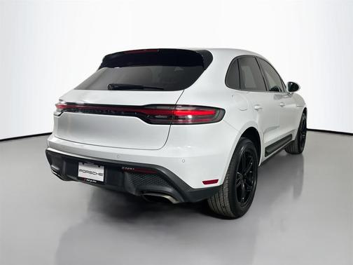 2022 Porsche Macan Base