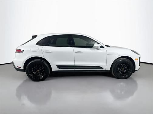 2022 Porsche Macan Base