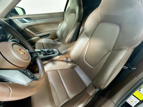 2020 Porsche 911 Carrera S