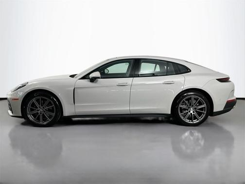 2025 Porsche Panamera 4