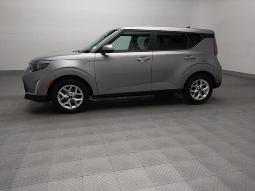 Gray 2025 Kia Soul LX