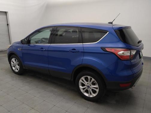 Lightning Blue Metallic 2017 Ford Escape SE