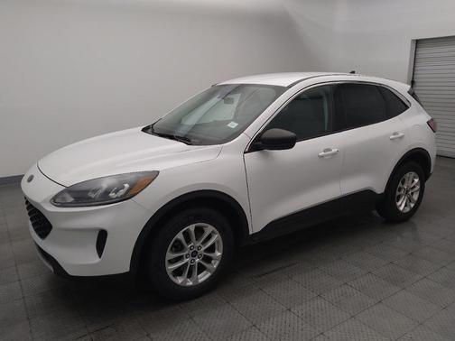 White 2022 Ford Escape SE