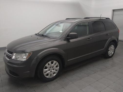 Granite Pearlcoat 2018 Dodge Journey SE