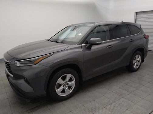 Magnetic Gray Metallic 2021 Toyota Highlander LE