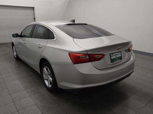 Silver Ice Metallic 2019 Chevrolet Malibu 1LS