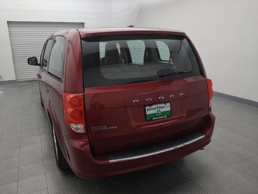 Red 2015 Dodge Grand Caravan AVP/SE