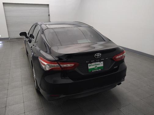 Midnight Black Metallic 2018 Toyota Camry XLE