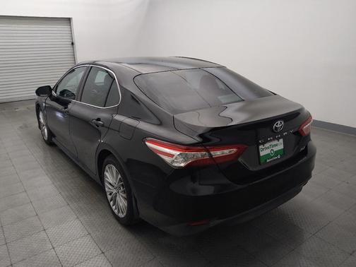 Midnight Black Metallic 2018 Toyota Camry XLE