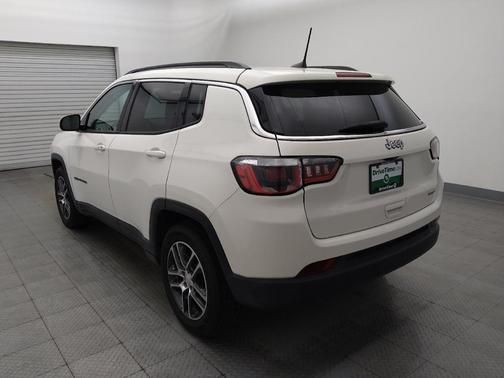 White Clearcoat 2019 Jeep Compass Latitude