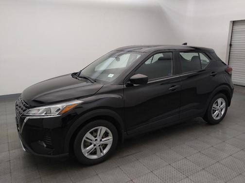 Super Black 2024 Nissan Kicks S